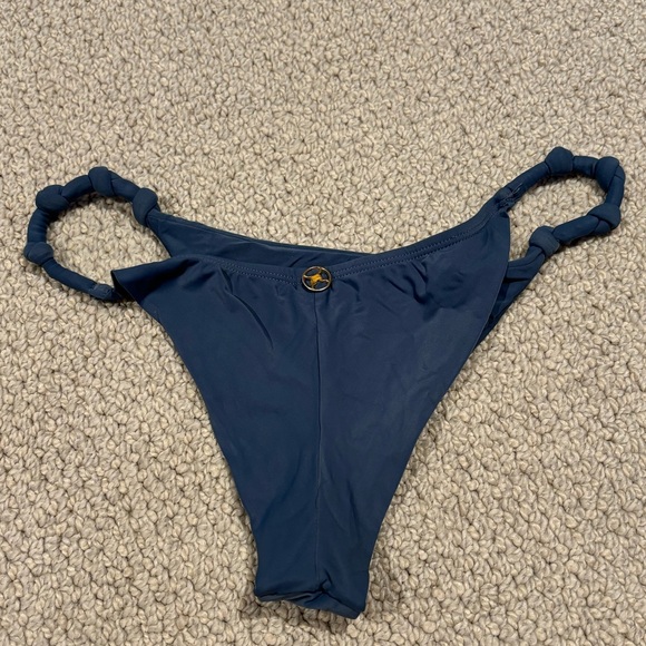 Vix Detail Bikini Bottom - Picture 4 of 4